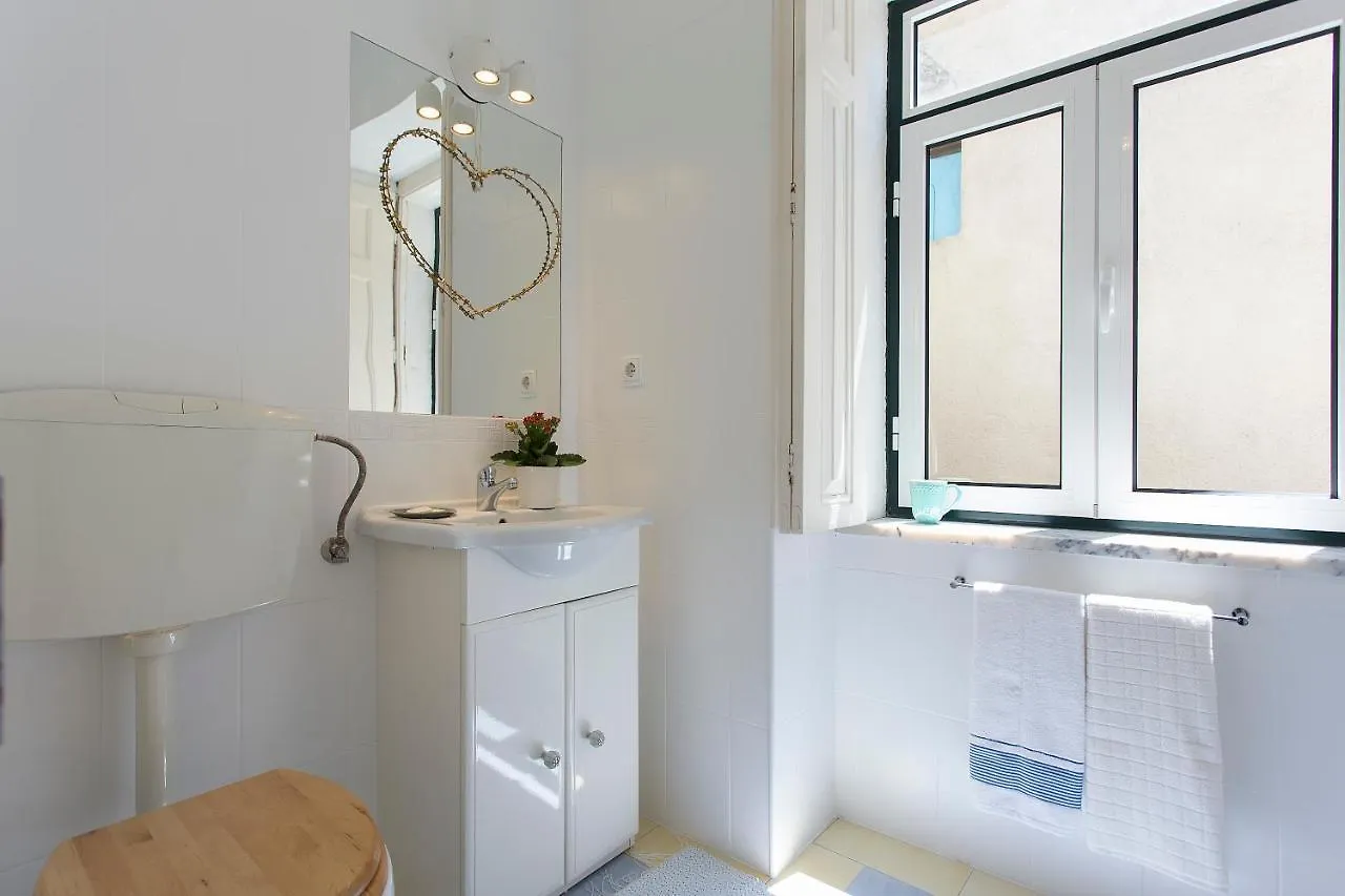 Spacious Alfama Duplex, By Timecooler Lisbon